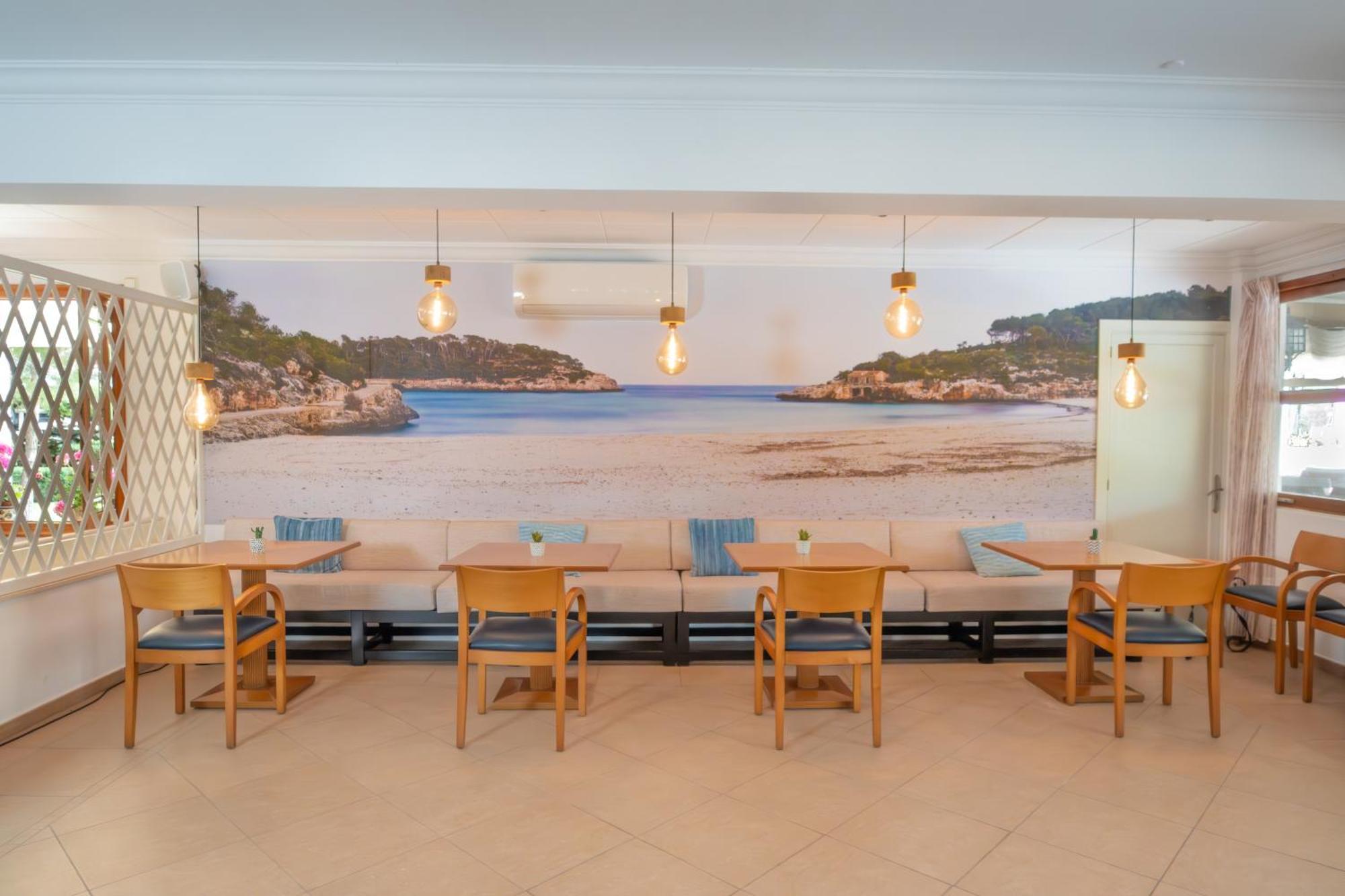 Hotel Playa Mondrago Porto Petro  Exterior photo